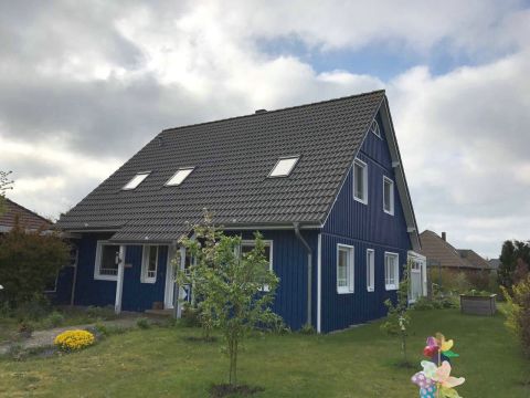 Holzhaus streichen - Malerin Claudia Techau - Jübek - Schleswig